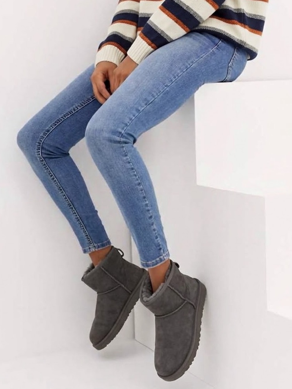 UGG $160 • size 7 • Women's Classic Mini II Boot in Grey Suede Leather in box